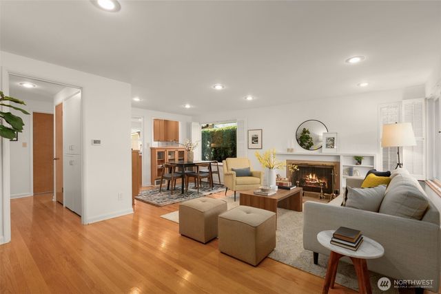 3635 43rd Avenue W, Seattle, WA 98199