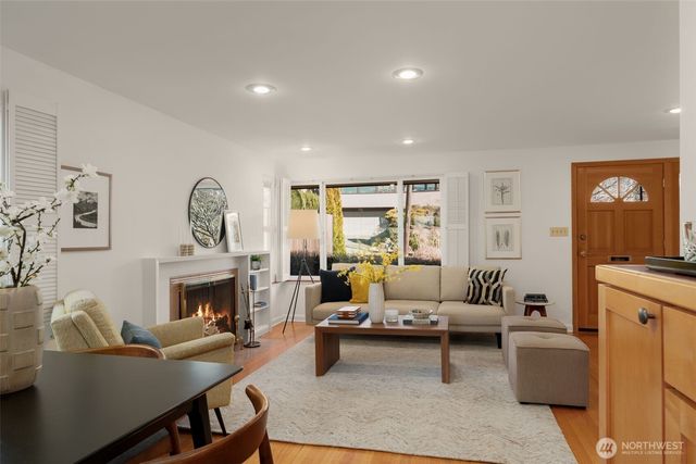 3635 43rd Avenue W, Seattle, WA 98199