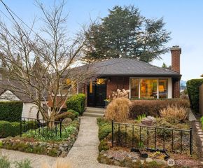 3635 43rd Avenue W, Seattle, WA 98199