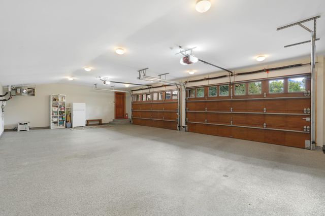 1070 Ferndale Road W, Wayzata, MN 55391