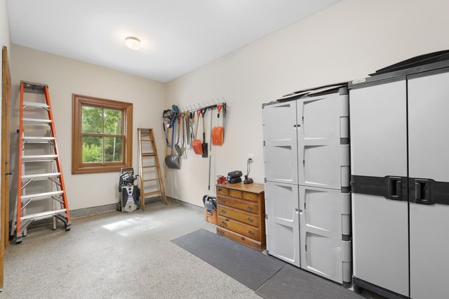 1070 Ferndale Road W, Wayzata, MN 55391