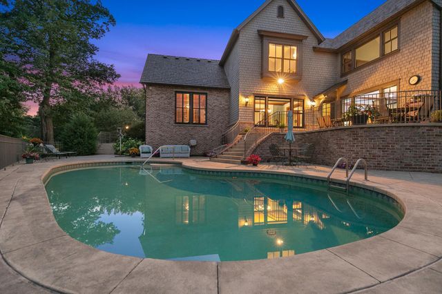 1070 Ferndale Road W, Wayzata, MN 55391