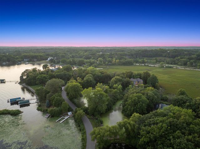 1070 Ferndale Road W, Wayzata, MN 55391