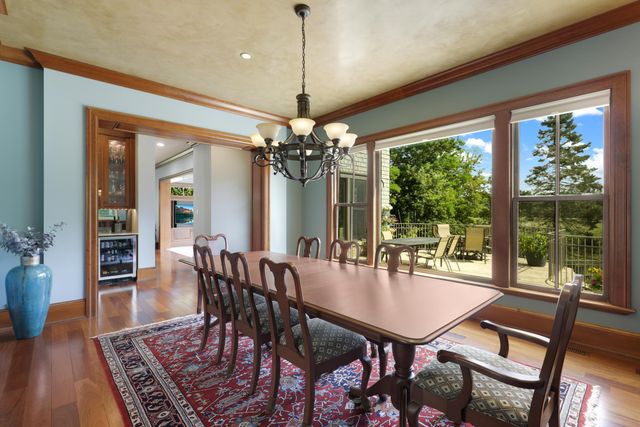 1070 Ferndale Road W, Wayzata, MN 55391