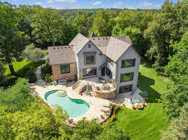 1070 Ferndale Road W, Wayzata, MN 55391