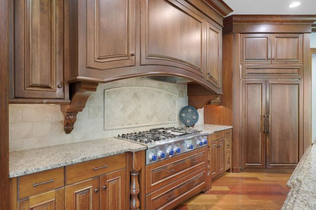 1070 Ferndale Road W, Wayzata, MN 55391