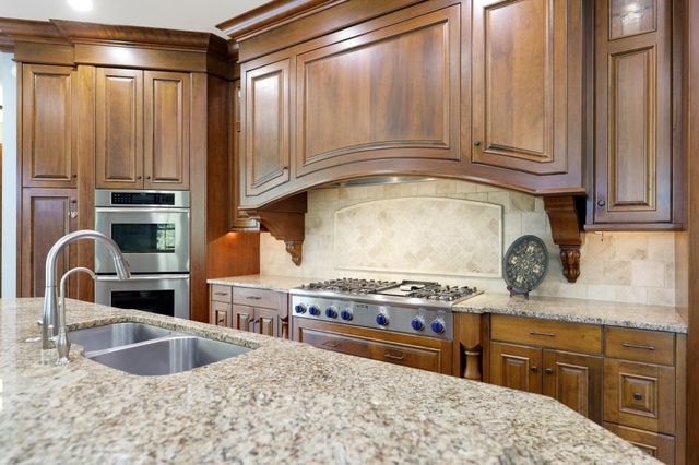 1070 Ferndale Road W, Wayzata, MN 55391