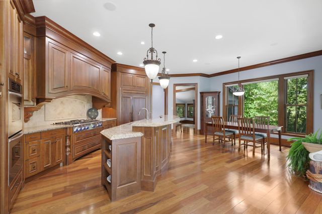 1070 Ferndale Road W, Wayzata, MN 55391