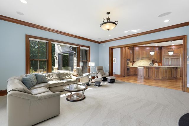 1070 Ferndale Road W, Wayzata, MN 55391