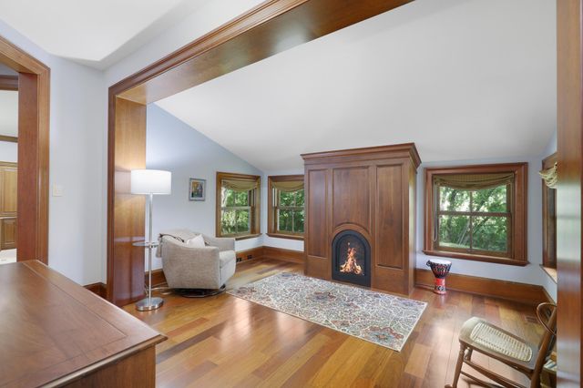 1070 Ferndale Road W, Wayzata, MN 55391