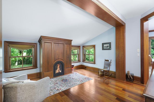 1070 Ferndale Road W, Wayzata, MN 55391