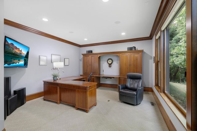 1070 Ferndale Road W, Wayzata, MN 55391