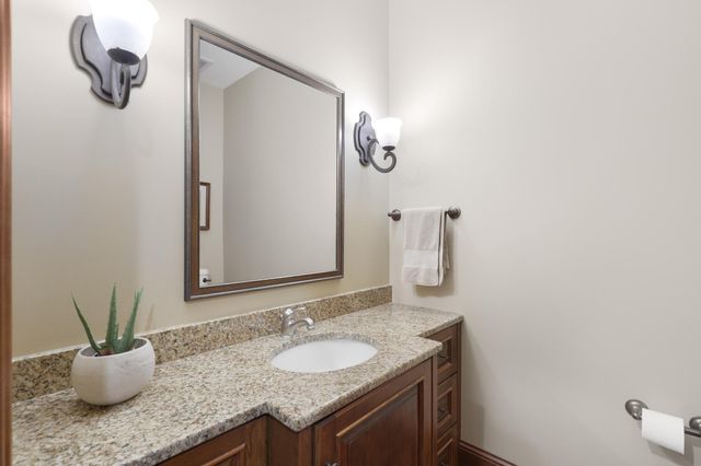 1070 Ferndale Road W, Wayzata, MN 55391