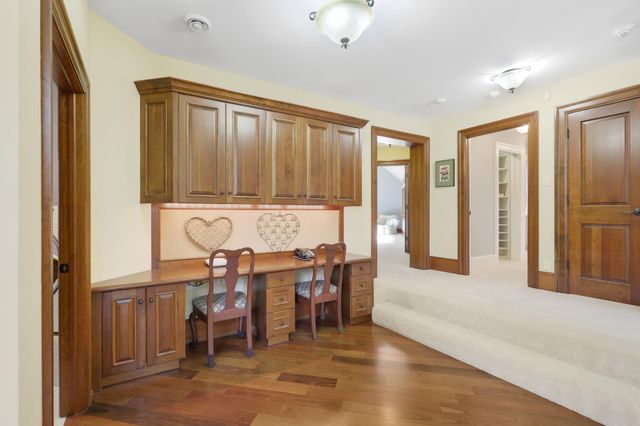 1070 Ferndale Road W, Wayzata, MN 55391