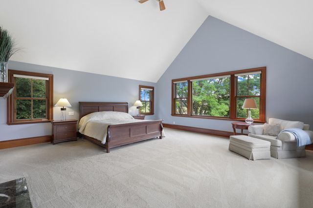 1070 Ferndale Road W, Wayzata, MN 55391