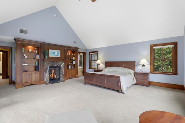 1070 Ferndale Road W, Wayzata, MN 55391