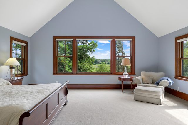 1070 Ferndale Road W, Wayzata, MN 55391