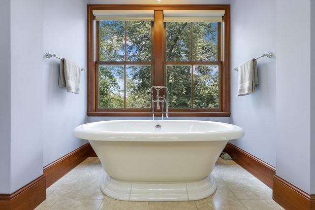 1070 Ferndale Road W, Wayzata, MN 55391