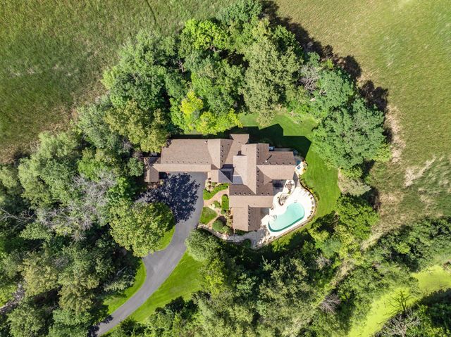 1070 Ferndale Road W, Wayzata, MN 55391