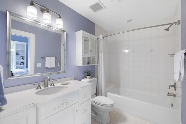 1070 Ferndale Road W, Wayzata, MN 55391