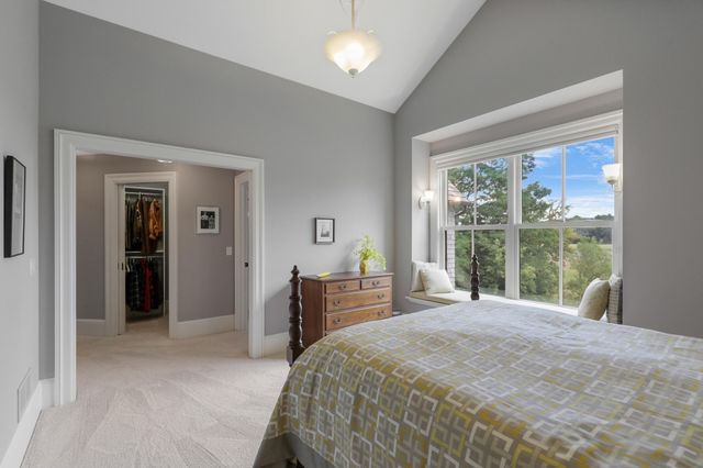 1070 Ferndale Road W, Wayzata, MN 55391
