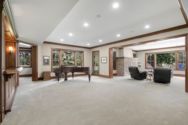 1070 Ferndale Road W, Wayzata, MN 55391