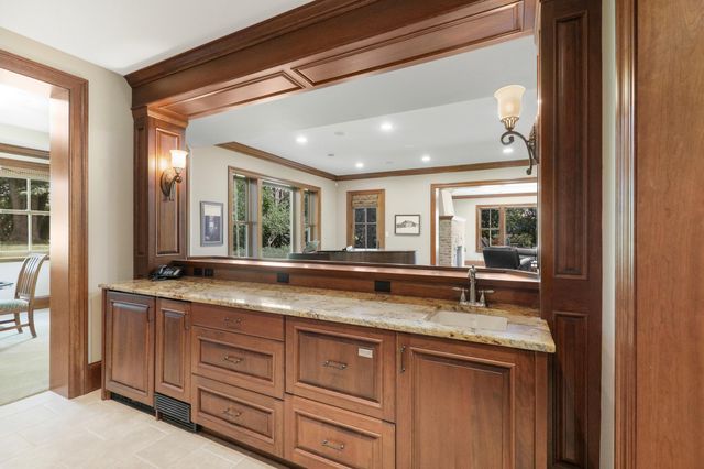 1070 Ferndale Road W, Wayzata, MN 55391