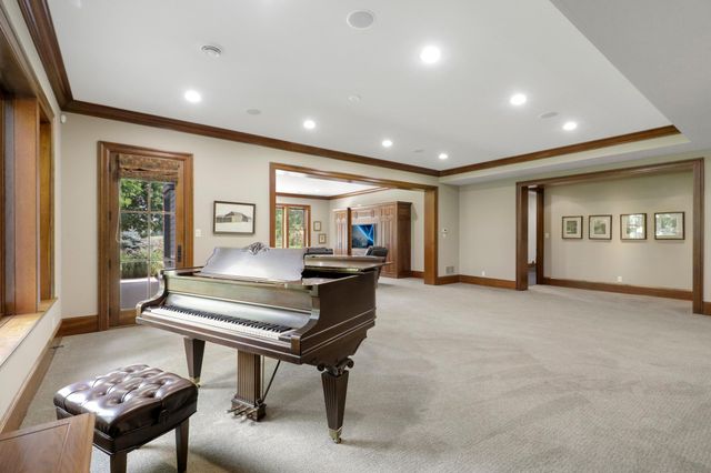 1070 Ferndale Road W, Wayzata, MN 55391