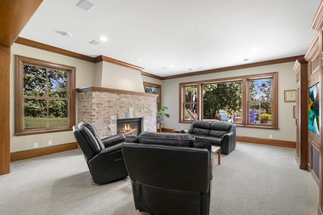 1070 Ferndale Road W, Wayzata, MN 55391