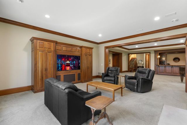 1070 Ferndale Road W, Wayzata, MN 55391