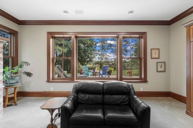 1070 Ferndale Road W, Wayzata, MN 55391
