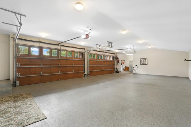 1070 Ferndale Road W, Wayzata, MN 55391