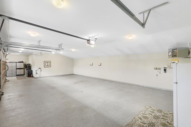 1070 Ferndale Road W, Wayzata, MN 55391