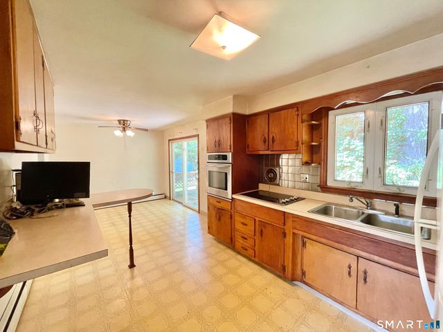 5 Cold Spring Circle, Shelton, CT 06484