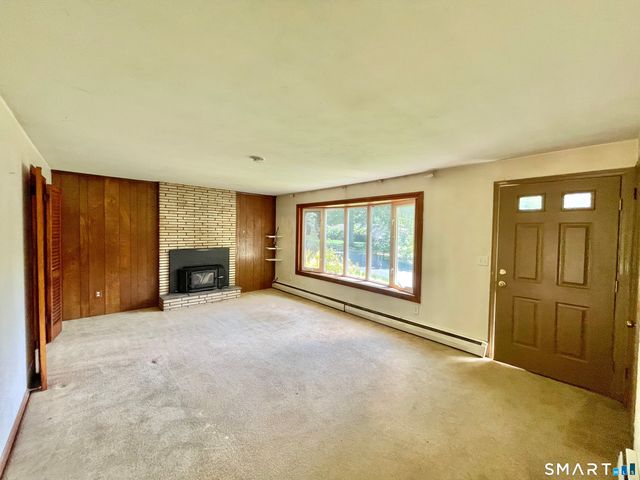 5 Cold Spring Circle, Shelton, CT 06484