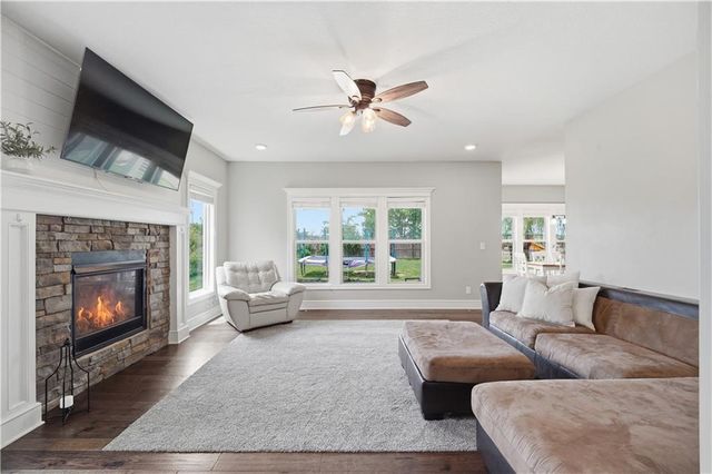 16438 AGNES Street, Gardner, KS 66030