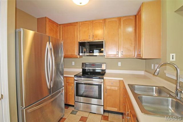 158 Bayhill Village Drive, O'fallon, MO 63368