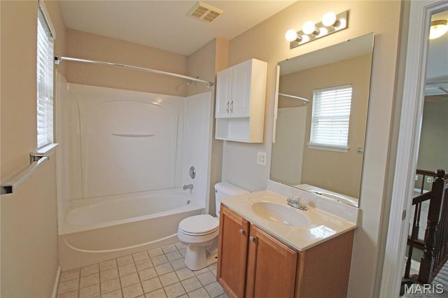 158 Bayhill Village Drive, O'fallon, MO 63368