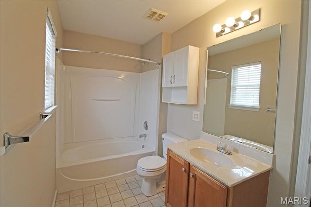 158 Bayhill Village Drive, O'fallon, MO 63368