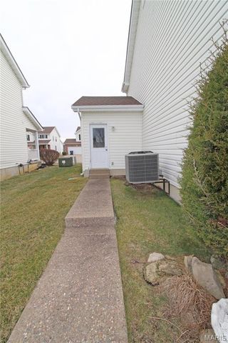 158 Bayhill Village Drive, O'fallon, MO 63368