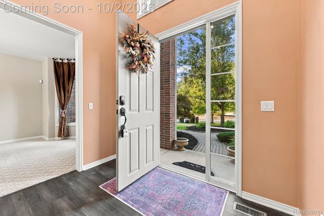559 Trillium Drive, Troy, MI 48085