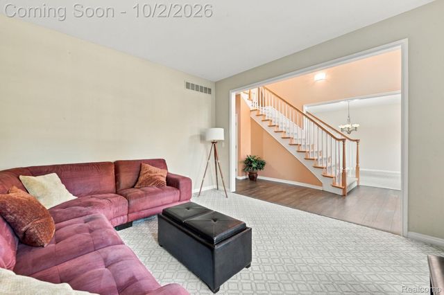 559 Trillium Drive, Troy, MI 48085