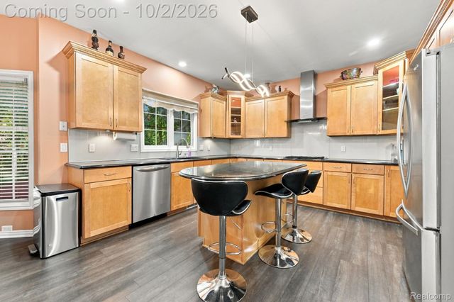 559 Trillium Drive, Troy, MI 48085