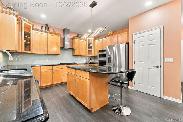 559 Trillium Drive, Troy, MI 48085