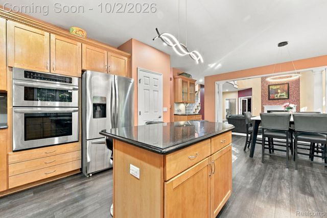 559 Trillium Drive, Troy, MI 48085
