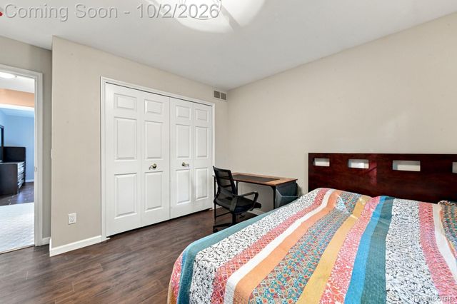 559 Trillium Drive, Troy, MI 48085