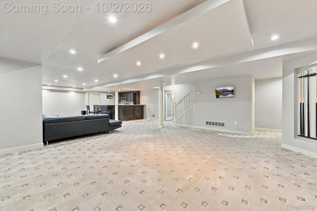 559 Trillium Drive, Troy, MI 48085