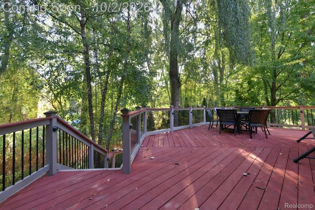 559 Trillium Drive, Troy, MI 48085