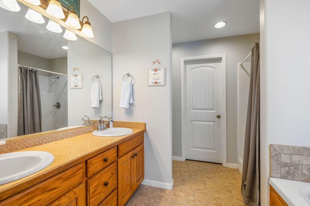 254 Sandy Lane, Hollister, MO 65672