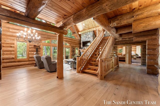 18131 N Fruitport Road, Spring Lake, MI 49456